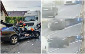 Momentul impactulului dramatic dintre un autoturism şi un TIR, în Bihor. Cei doi tineri care se aflau în maşină au murit pe loc