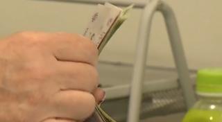 Salariile angajaţilor la stat mărite în plină criză. Care este impactul bugetar