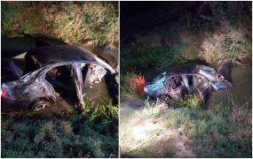 Cursă sfârşită în râu pentru cinci tineri petrecăreţi din Vaslui. Pasagerul de 17 ani aflat pe scaunul din dreapta a murit la spital