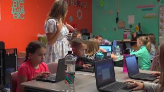 Anul şcolar 2022-2023 începe peste o săptămână, cu multe schimbări pentru elevi. Calendarul examenelor de Bacalaureat şi Evaluare Naţională