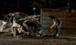 Patru tineri au intrat cu maşina într-un gard, în Călăraşi. La volan, se afla un şofer începător