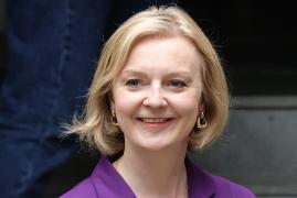 Cine este Liz Truss, noul premier al Marii Britanii. În tinerețe pledase pentru abolirea monarhiei, însă ani mai târziu și-a cerut iertare