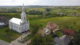 Un sat a dat 20% din bugetul anual pe o capelă mortuară. Viceprimarul spune că se vor bucura copiii de ea