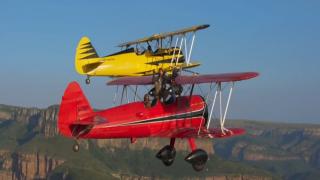 Tom Cruise, cascadorie impresionantă. A filmat un clip de promovare urcat pe un avion, în plin zbor