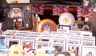 O viaţă dedicată Reginei Elisabeta a II-a. Femeia care şi-a transformat casa într-un altar: "Am 12 mii de obiecte"