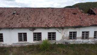 Şcoli lăsate în paragină, imposibil de salvat. Ultimul clopoţel s-a auzit în urmă cu aproape două decenii