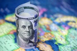 Dolarul trece pragul de 5 lei, cea mai mare valoare din istorie faţă de leu. Curs BNR 22 septembrie 2022