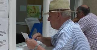 Vouchere de 50 de euro şi ajutoare lunare de sute de lei. Cine sunt românii care vor primi bani în plus în 2023