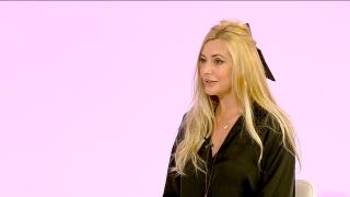 Kristina Cepraga se împarte între Italiia şi România. Actriţa predă cursuri de actorie celor mici