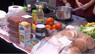 Evenimente din altă realitate organizate de ministerele din România: "Nu putem să facem 15 sarmale, dacă facem sub 50 se supără vecinii"