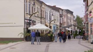 Globuri şi luminiţe de Crăciun, în septembrie. Oraşul din România care a început deja pregătirile pentru sărbătorile de iarnă