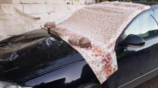 A fost prins suspectul în cazul bărbatului găsit mort şi fără acte pe un drum din Dolj. Poliţiştii au urmărit imagini de pe camerele video din zonă