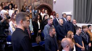 Sondaj World Vision: 80% dintre tinerii de la sate vor să meargă la facultate, dar se tem că nu au bani