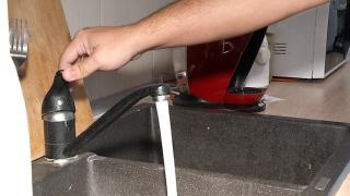 Sute de blocuri din Capitală au rămas fără apă caldă. Unii bucureșteni se plâng că primesc facuri mărite deși nu au putut să își facă baie de câteva luni