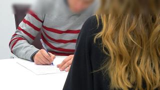 "O manipula prin vorbe". Un antrenor din Sighetu Marmaţiei şi-a abuzat sexual timp de 3 ani eleva minoră: mama fetei a descoperit grozăvia