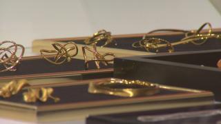 Bijuteria contemporană este vedeta târgului "Romanian Jewelry Week". Designerii folosesc materiale inedite precum răşina sau pielea de peşte