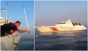 Migranți loviți cu bastoane în largul Mării Egee. Femei și copii țipă disperați, în timp ce Garda de Coastă turcă le împinge barca spre Grecia