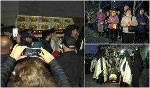 "Ne păzește Sfânta de toate relele". Zeci de mii de pelerini au trecut până acum prin faţa raclei cu moaștele Sfintei Parascheva