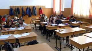 Structura noului an şcolar s-ar putea schimba din nou. Promisiunile Ligiei Deca, noul ministrul al Educaţiei