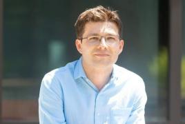 Reușită pentru un cercetător român de la Stanford. A transplantat cu succes neuroni umani în creierul unor șoricei de laborator