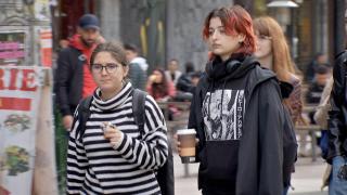 Chipsuri, ciocolată şi covrigi, mesele elevilor din România. Ce sfaturi dau medicii pentru a preveni obezitatea