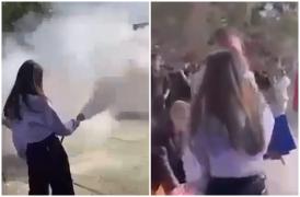 Elevă din Satu Mare, lovită de director în curtea liceului. Fata îndrepta extinctorul spre colegi, în timpul unei simulări de incendiu