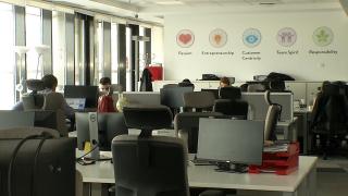 Bonusuri pentru angajaţii ale căror salarii s-au mărit cu 12% în acest an. Preferinţele românilor în materie de beneficii extra-salariale