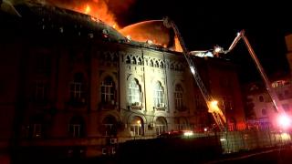 "Arăta, sincer, destul de fioros". Incendiu uriaş la Palatul Arhiepiscopal din Constanţa: peste 100 de pompieri s-au luptat cu flăcările mai bine de 4 ore