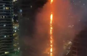 Iadul s-a dezlănţuit într-un cartier din Istanbul. Flăcările au cuprins toate cele 24 de etaje ale unui zgârie-nori