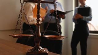 Concediaţi pe motiv de lene: întârzierile ajungeau şi la 20 de ani. Zeci de judecători şi procurori din Grecia au fost daţi afară