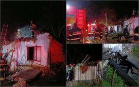 Au ars de vii în casa cuprinsă de flăcări, în Iași. Alte două persoane au avut nevoie de îngrijiri