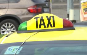 Taximetriştii din Iaşi vor să practice printre cele mai mari tarife din Europa: minimum 5 lei/km. Se plâng că nu mai fac profit