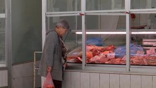 Preţul scump pe care îl plătesc românii din cauza inflaţiei: "Nu ne permitem. Asta e viaţa"