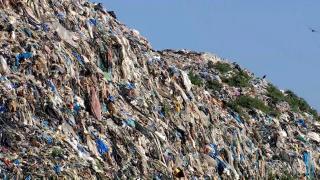 Bombă ecologică cu ceas în Maramureș din cauza munților de gunoaie care au invadat județul. Autoritățile au decretat stare de alertă și cer ajutorul de la București