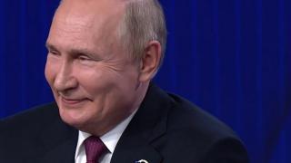 Putin, ameninţări la adresa Europei mascate în glume. Preşedintele Rusiei a zâmbit când a fost întrebat dacă va lansa un atac nuclear