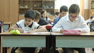 Școlile care au modificat orarul după trecerea la ora de iarnă trebuie să revină la normal. Explicațiile șefilor din Educație
