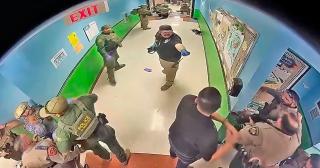 Noi înregistrări sfâşietoare apar la 6 luni de la masacrul din Texas. O fetiţă de 10 ani sunase la 911 să ceară ajutor