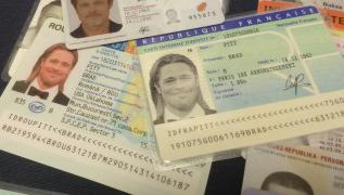 Cum a ajuns Brad Pitt să aibă buletin de București, cu adresa Strada Căuzași nr. 71, Sector 2