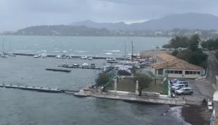 Grecia este în stare de alertă, după ce furtuna Eva a lovit nordul Insulelor Ionice