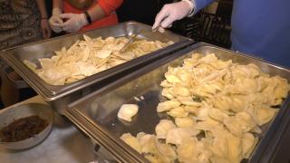 Eveniment caritabil pentru ucrainenii refugiați în Oradea. Găluştele Vareniki, vedetele zilei