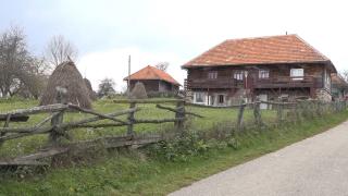 Comuna din România cu 80 de locuitori face piste pentru biciclete. Majoritatea localnicilor au peste 60 de ani