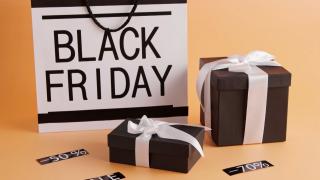 Black Friday 2022. Românii, aşteptaţi cu reduceri la televizoare, telefoane si carne de porc