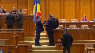 "Ce merite ai tu, mă? Băi, ministrule!". George Simion, nou scandal în plenul Camerei Deputaţilor