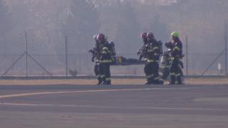 Exerciţiu uriaş pe Otopeni. A fost simulată aterizarea unui avion al cărui motor a luat foc: a fost folosit un CJ-27 Spartan