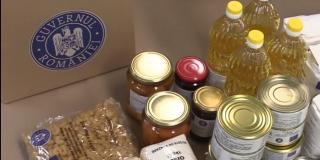 "Sunt singur şi bolnav. Sunt foarte binevenite". A început distribuirea primelor pachete cu ajutoare europene, pentru aproape 1,2 milioane de români