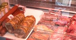 Carnea de mangaliţă, noua vedetă a meniului de Crăciun. Un kilogram de ceafă poate costa şi 100 de lei