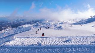 Românii au venit la târgul de turism în căutarea ofertelor pentru sărbătorile de iarnă, agenţiile au încercat să le vândă vacanţa de vară