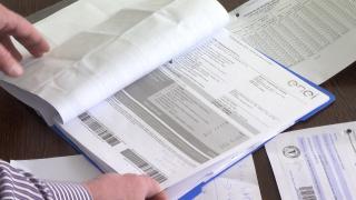 Aproape un milion de români vor beneficia de noul preţ la curent. Când vom primi efectiv facturile calculate după tariful maxim