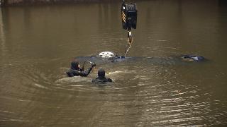 Doi francezi au căzut cu maşina în Lacul Floreasca. Poliţia nu a stabilit cine se afla la volan, dar ambii ar fi consumat alcool