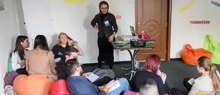 Fundaţia "Dan Voiculescu pentru Dezvoltarea României", prezentă la UniFEST. Mii de studenţi din toată ţara participă gratuit